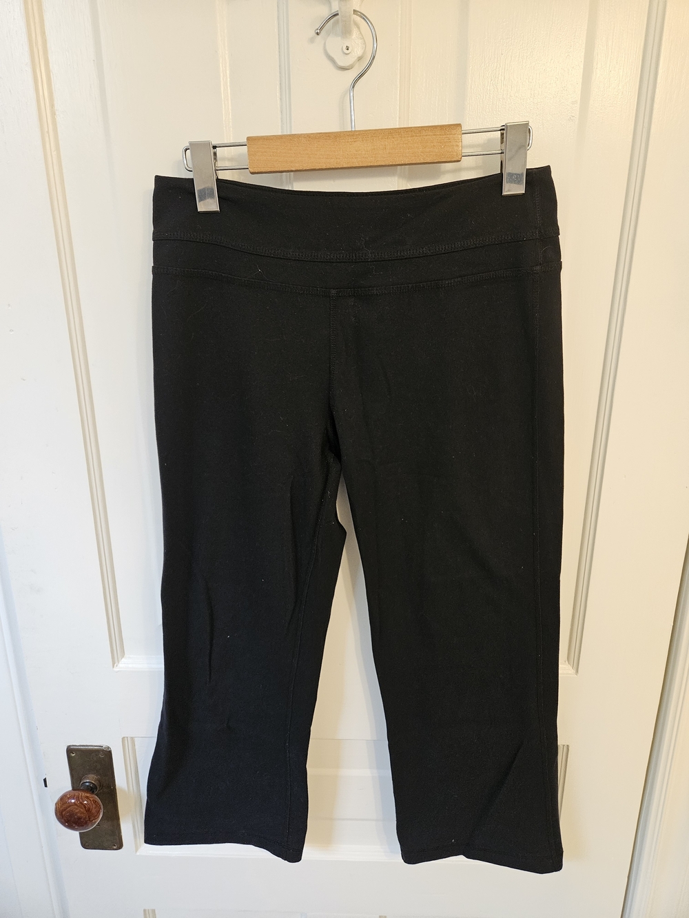 Roots Canada Black Everyday Yoga Capri Leggings
